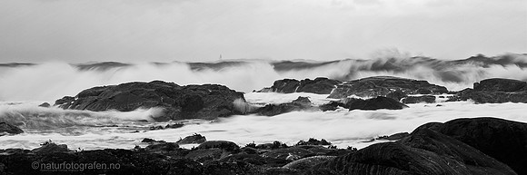 LA2508_024_1x3_BW_1280_C