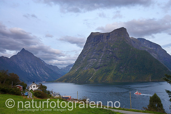 D_LG0513_024_900_C