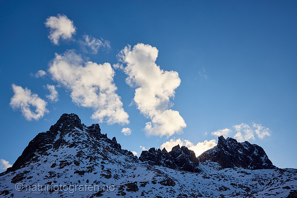 LG2407_136_1280_C