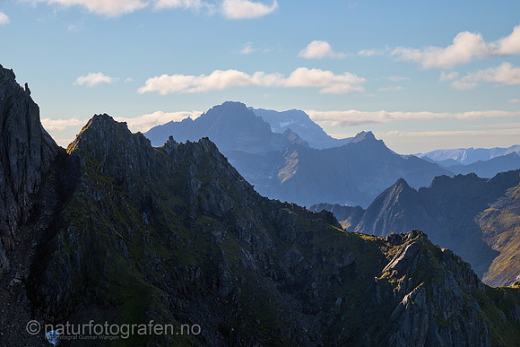 LG2406_113_1280_C