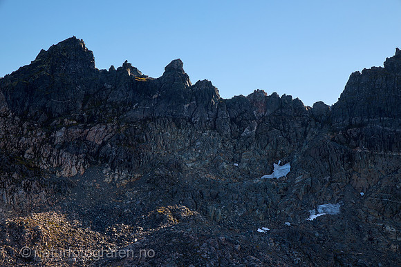 LG2406_119_1280_C